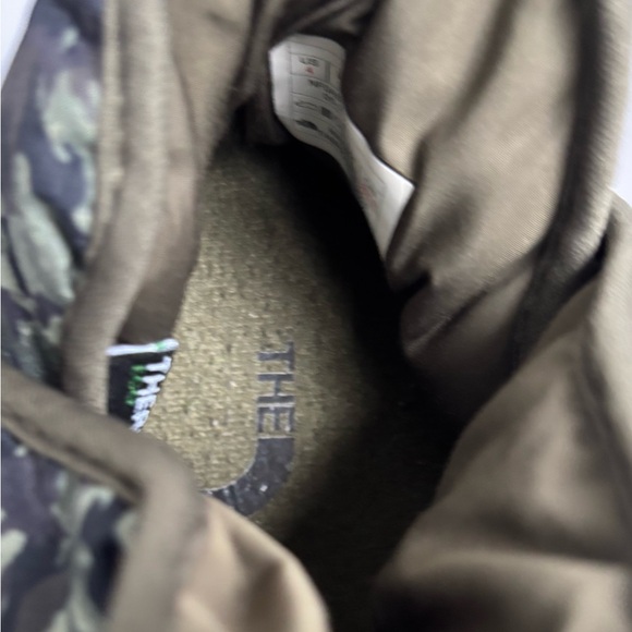 The North Face 4 Youth Thermoball Traction Booties Slippers in Camo Green - Picture 9 of 11